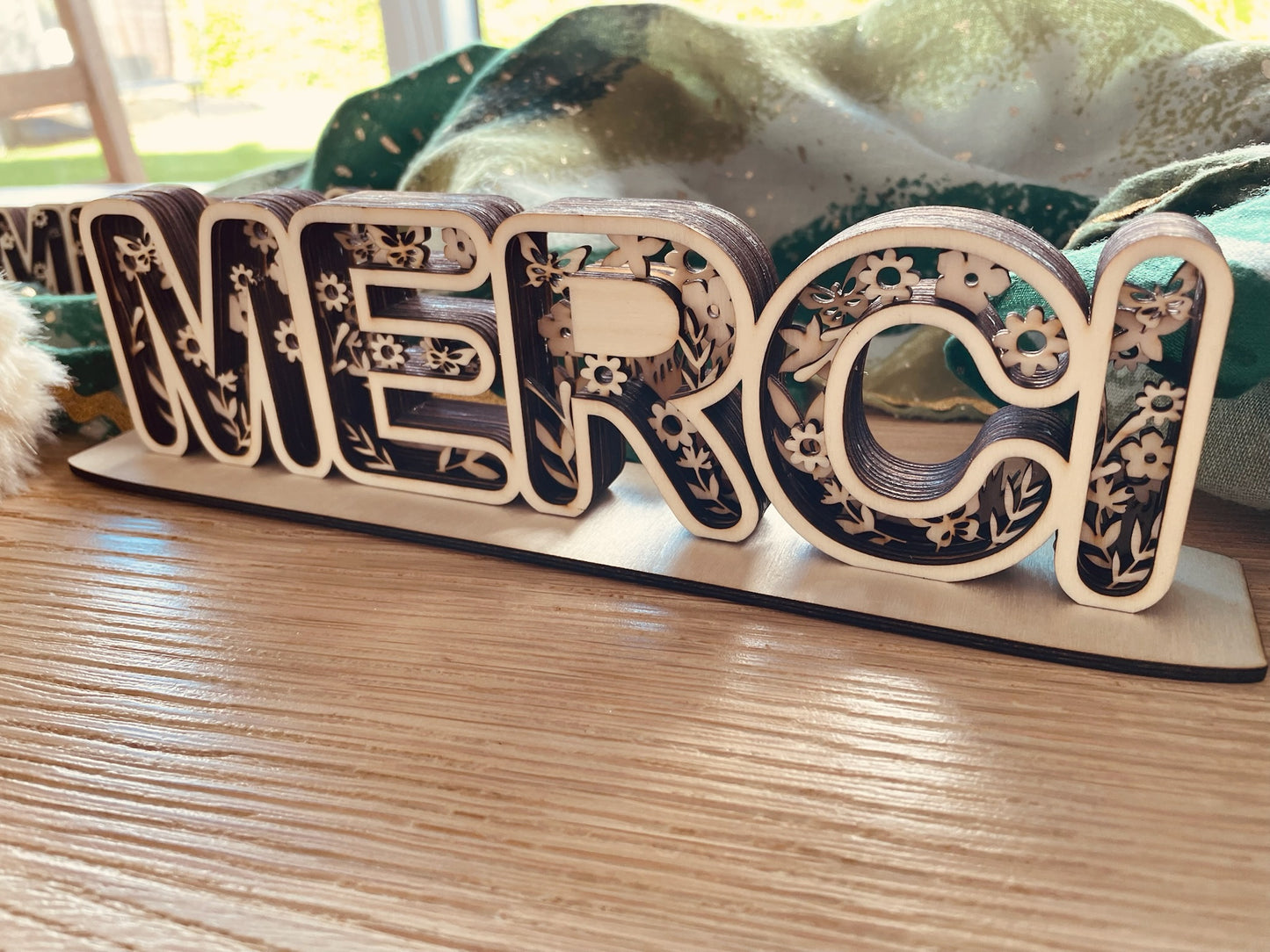 Décoration bois "Merci"
