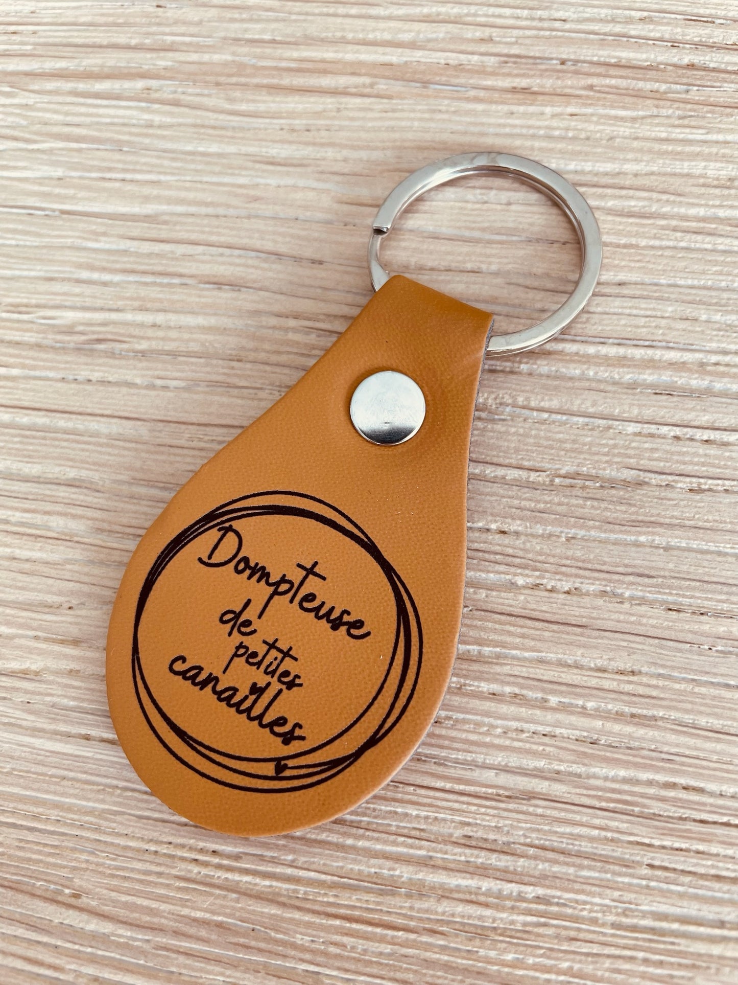 Porte clé cuir coloré